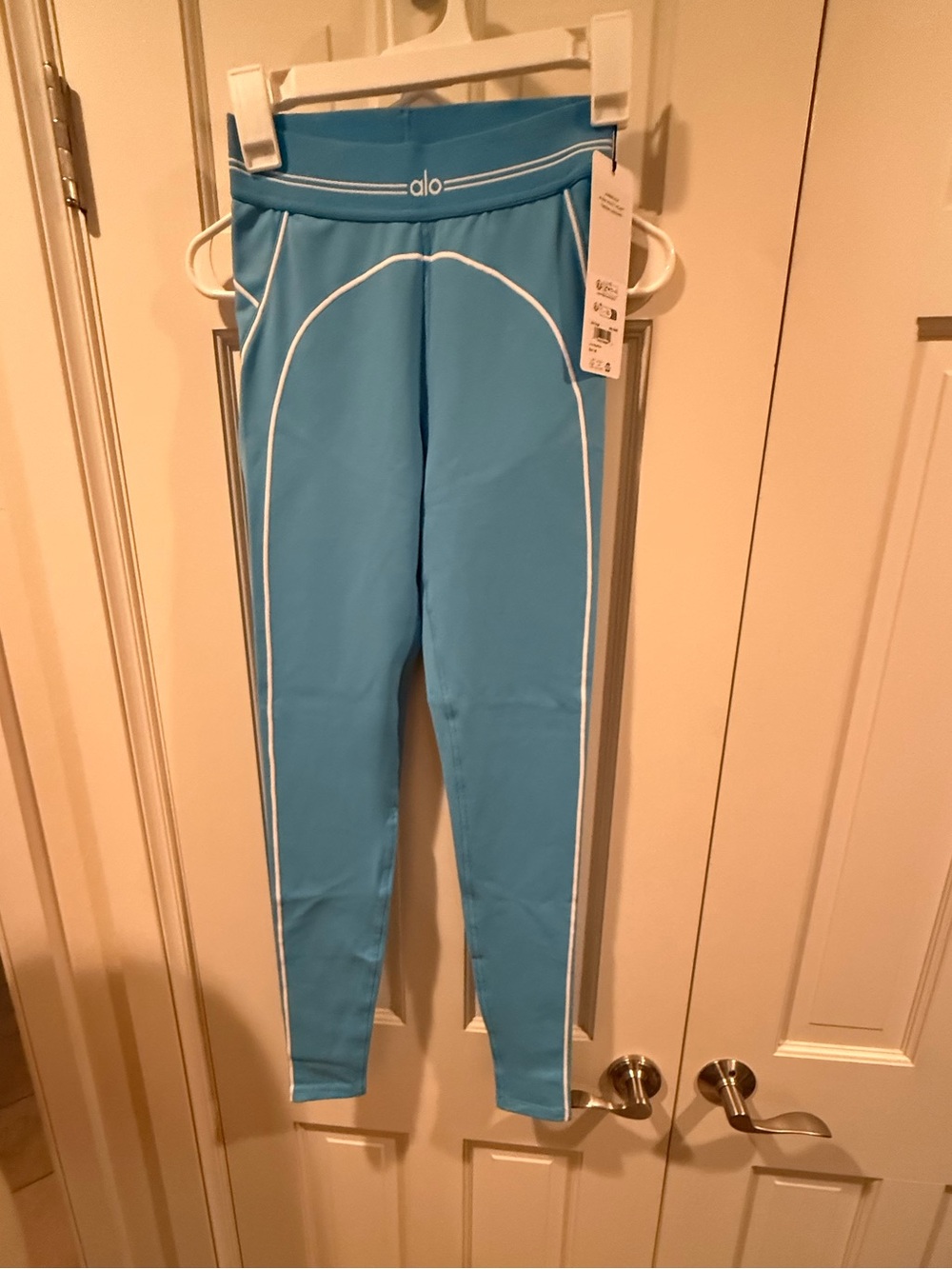 NWT ALO Yoga Azure Blue Leggings Airbrush High Waist Heart Throb Leggings XS